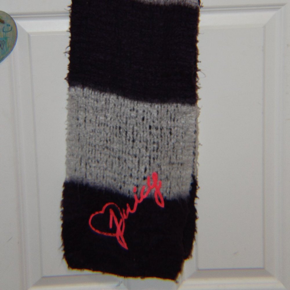 Juicy Couture purple and white scarf! Warm! ONESIZE